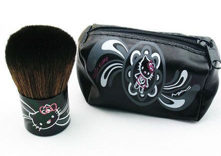 Pincel Kabuki + Necessaire Hello Kytty